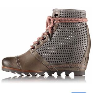 Sorel 1964 Premium Dove Gray Perforated Leather Hidden Wedge Lace Up Boots NWOB